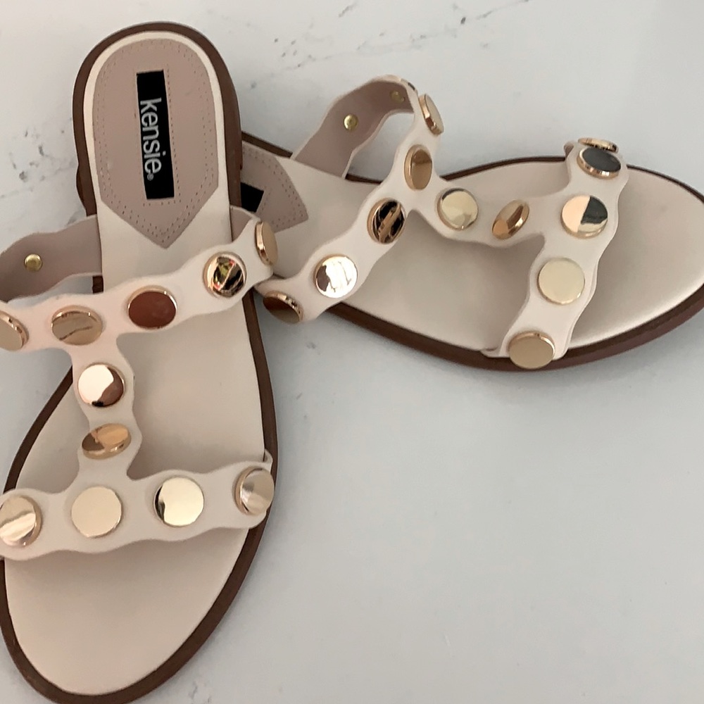 Super cute Kenzie sandals; size 6